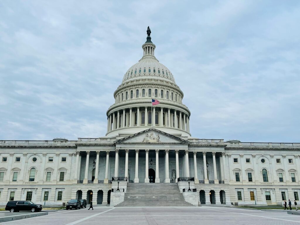 https://www.pexels.com/photo/united-states-capitol-building-18689702/